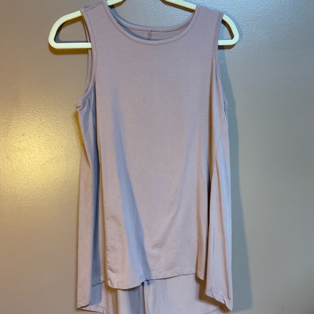 AnyBody light pink   Asymmetrical hem Tank top small NWOT B36 L31